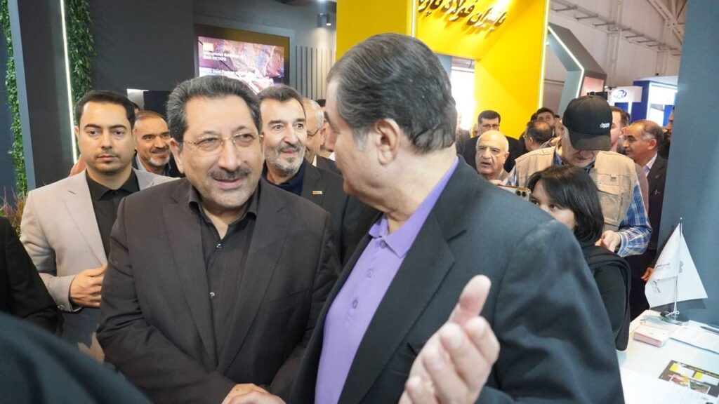 بازدید وزیر صمت و رئیس هیئت عامل ایمیدرو از غرفه انجمن تولیدکنندگان فولاد آلیاژی در نمایشگاه ایران متافو